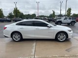 Used 2017 Chevrolet Malibu LT image 5