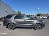 Used 2017 Ford Explorer XLT w/ Equipment Group 202A image 2