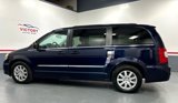 Used 2013 Chrysler Town & Country Touring image 4