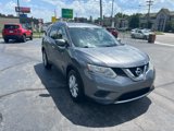 Used 2016 Nissan Rogue SV image 3