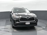 Used 2021 Toyota Highlander XLE image 3