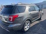 Used 2017 Ford Explorer XLT image 4