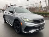 Certified 2022 Volkswagen Tiguan SE R-Line image 5