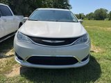 Used 2020 Chrysler Pacifica Touring w/ Tire & Wheel Group image 4