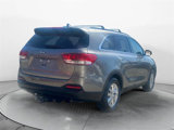 Used 2017 Kia Sorento LX w/ LX Convenience Package image 5
