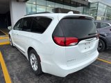 Used 2018 Chrysler Pacifica Touring-L w/ Advanced Safetytec Group image 2