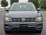 Used 2018 Volkswagen Tiguan SE w/ Panoramic Sunroof Package image 3
