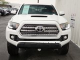 Used 2017 Toyota Tacoma TRD Sport w/ Tow Package image 2