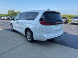Used 2023 Chrysler Pacifica Touring-L image 5