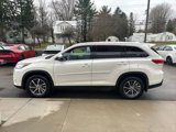 Certified 2019 Toyota Highlander XLE image 2