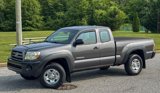 Used 2010 Toyota Tacoma w/ SR5 Package image 3