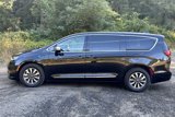New 2023 Chrysler Pacifica Limited w/ Uconnect Theater Family Group image 5