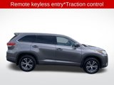 Used 2018 Toyota Highlander LE image 5