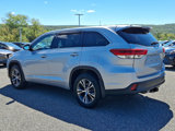 Used 2017 Toyota Highlander LE image 4