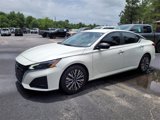 Used 2024 Nissan Altima 2.5 SV image 3