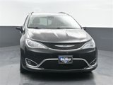 Used 2017 Chrysler Pacifica Limited image 2