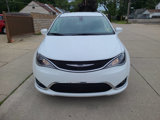 Used 2018 Chrysler Pacifica Touring-L w/ Tire & Wheel Group image 5