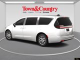 New 2025 Chrysler Pacifica Select image 4