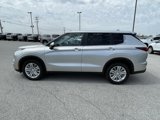 Used 2024 Mitsubishi Outlander ES image 4