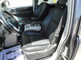 Used 2014 Chrysler Town & Country Touring image 4