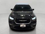 Used 2023 Chrysler Pacifica Touring-L image 2