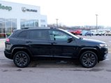 Used 2019 Jeep Cherokee High Altitude image 2