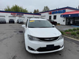 Used 2018 Chrysler Pacifica Touring-L image 2