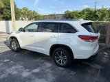 Used 2017 Toyota Highlander XLE image 3