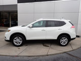 Used 2015 Nissan Rogue SV image 2