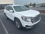 Used 2024 GMC Terrain SLT image 2