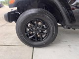Used 2023 Jeep Gladiator Sport image 5