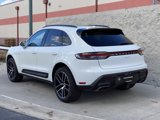 Certified 2024 Porsche Macan image 3
