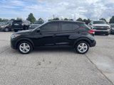Used 2020 Nissan Kicks S image 6