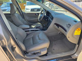 Used 2004 Volvo XC70 image 2