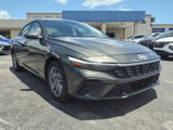 Used 2024 Hyundai Elantra SEL image 2