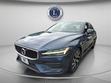 Used 2019 Volvo S60 T6 Momentum w/ Premium Package image 3