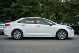 Used 2021 Toyota Corolla LE image 3