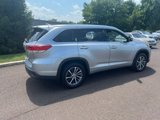 Used 2018 Toyota Highlander SE image 6