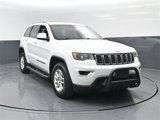 Used 2018 Jeep Grand Cherokee Laredo image 2