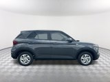 New 2025 Hyundai Venue SE image 4