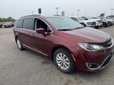 Used 2017 Chrysler Pacifica Touring-L image 3