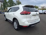 Used 2018 Nissan Rogue SV image 4