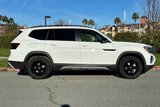 New 2025 Volkswagen Atlas Peak Edition SE image 4