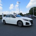Used 2024 Nissan Altima 2.5 SV image 2