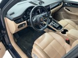 Certified 2022 Porsche Macan image 4