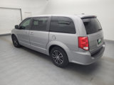 Used 2016 Dodge Grand Caravan SE image 3