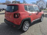 Used 2020 Jeep Renegade Sport w/ Sport Appearance Group image 2