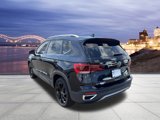Used 2022 Volkswagen Taos SE w/ Panoramic Sunroof Package image 3