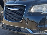 Used 2018 Chrysler 300 Touring L image 2