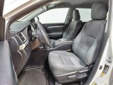 Used 2019 Toyota Highlander LE image 3